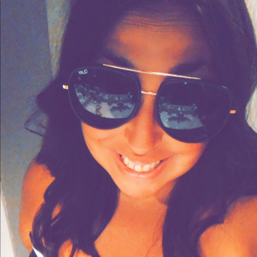 Meet your Posher, Maria